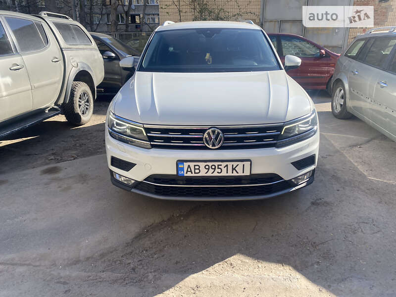 Внедорожник / Кроссовер Volkswagen Tiguan 2017 в Виннице