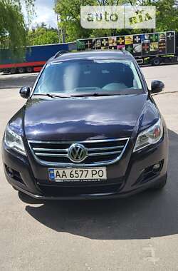 Внедорожник / Кроссовер Volkswagen Tiguan 2010 в Киеве