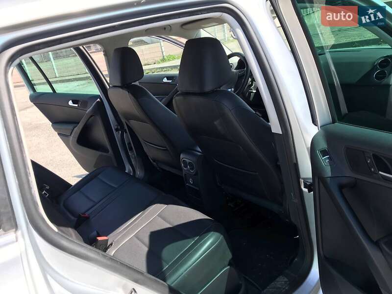 Позашляховик / Кросовер Volkswagen Tiguan 2010 в Львові фото 13 Позашляховик / Кросовер Volkswagen Tiguan 2010 в Львові