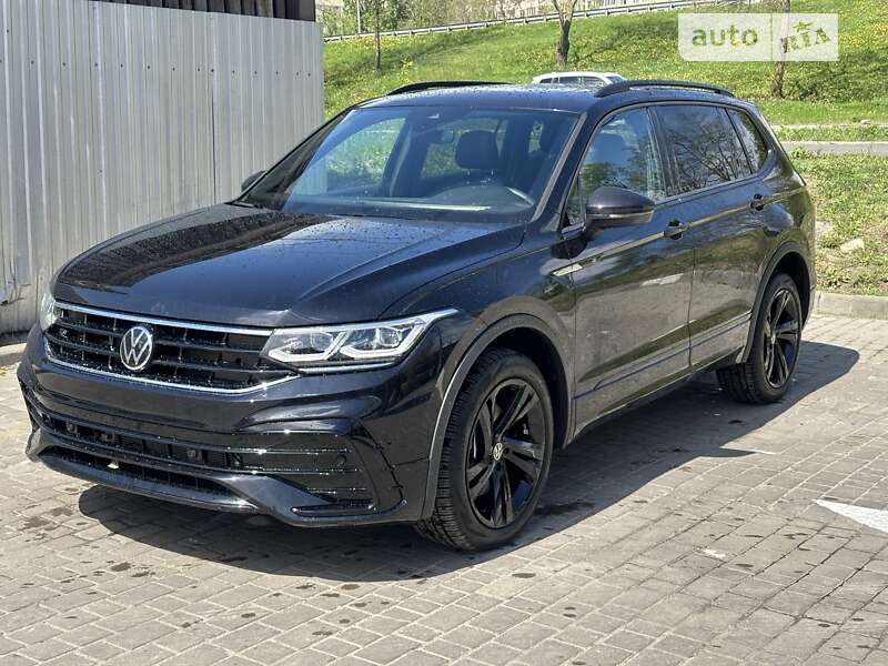 Внедорожник / Кроссовер Volkswagen Tiguan 2023 в Львове