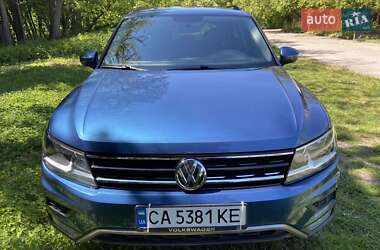 Внедорожник / Кроссовер Volkswagen Tiguan 2017 в Корсуне-Шевченковском