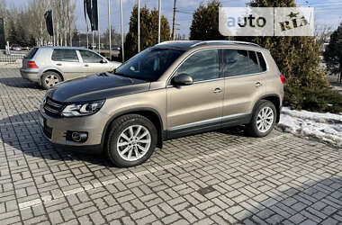 Внедорожник / Кроссовер Volkswagen Tiguan 2015 в Днепре