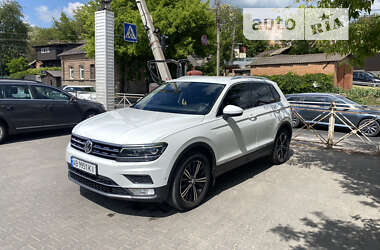 Позашляховик / Кросовер Volkswagen Tiguan 2017 в Вінниці