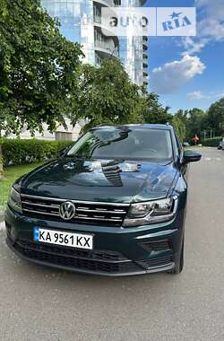 Внедорожник / Кроссовер Volkswagen Tiguan 2017 в Киеве