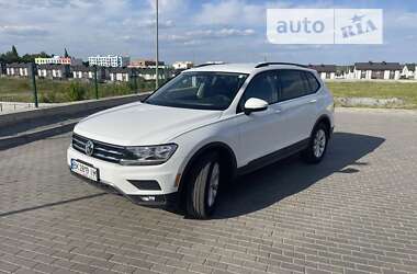 Внедорожник / Кроссовер Volkswagen Tiguan 2017 в Ровно