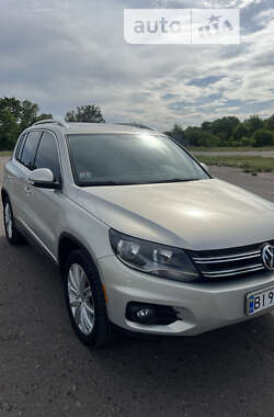 Позашляховик / Кросовер Volkswagen Tiguan 2015 в Карлівці