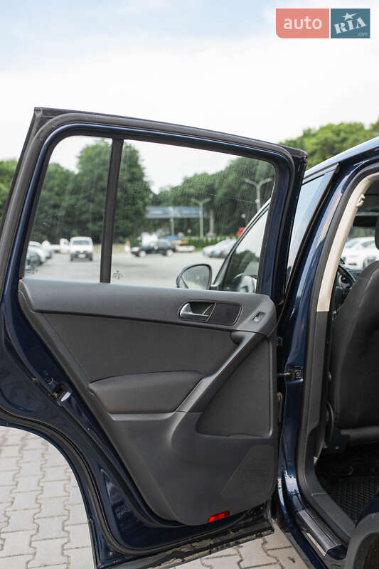 Внедорожник / Кроссовер Volkswagen Tiguan 2013 в Львове