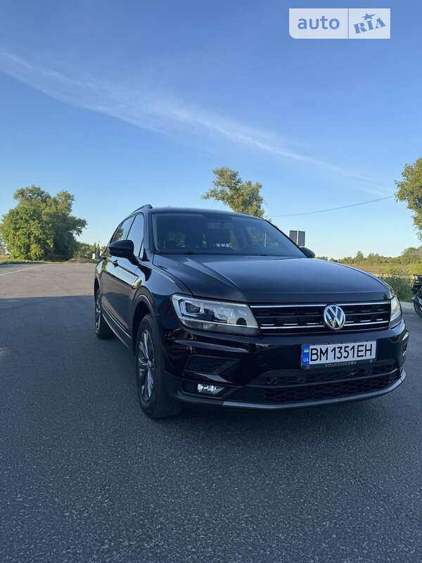 Позашляховик / Кросовер Volkswagen Tiguan 2017 в 