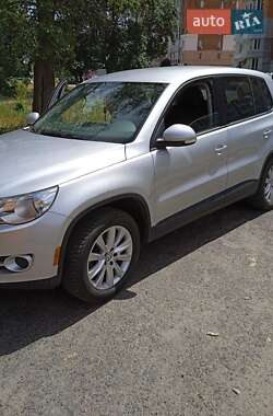 Позашляховик / Кросовер Volkswagen Tiguan 2010 в Полтаві
