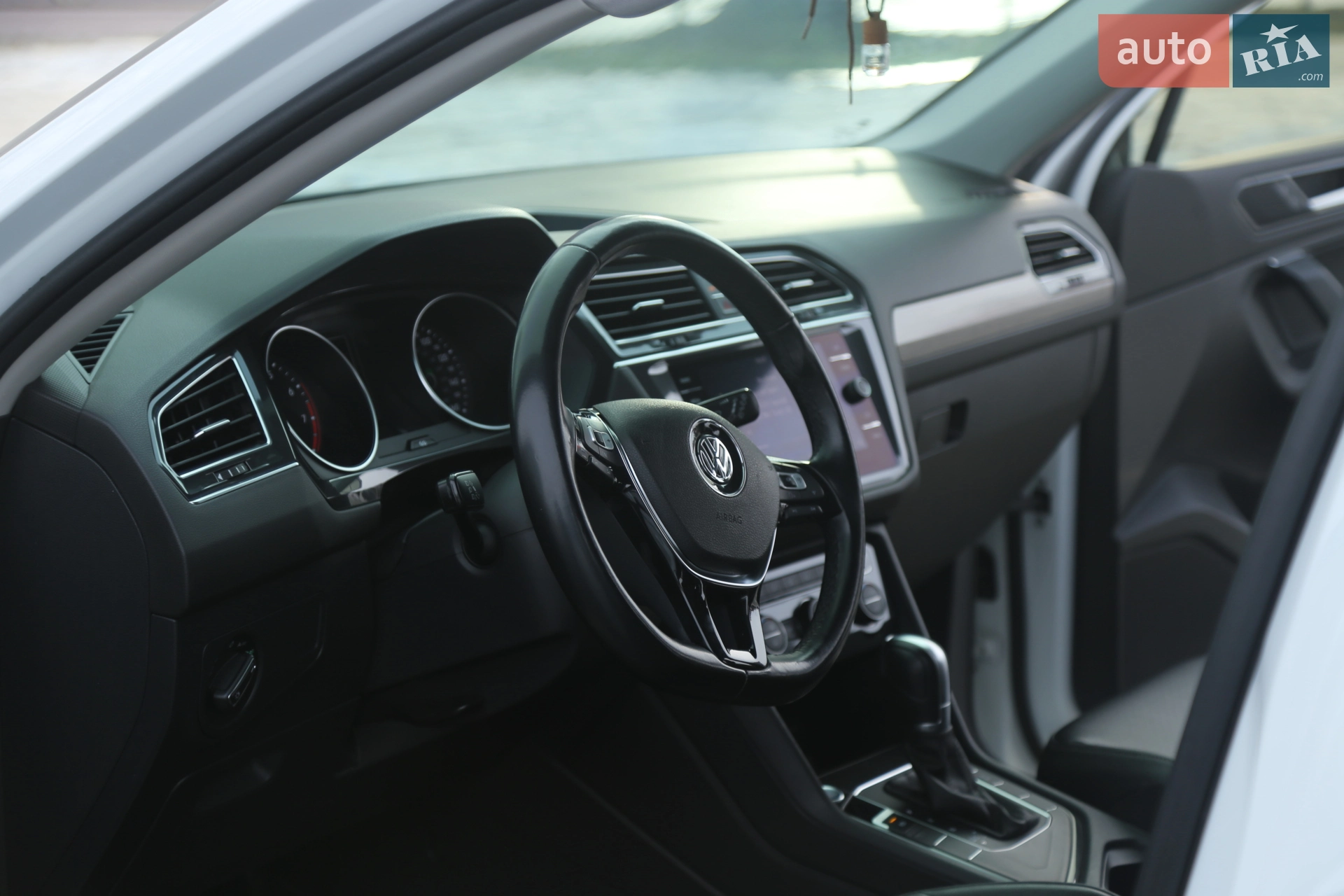 2017 Volkswagen Tiguan - мініатюра 16