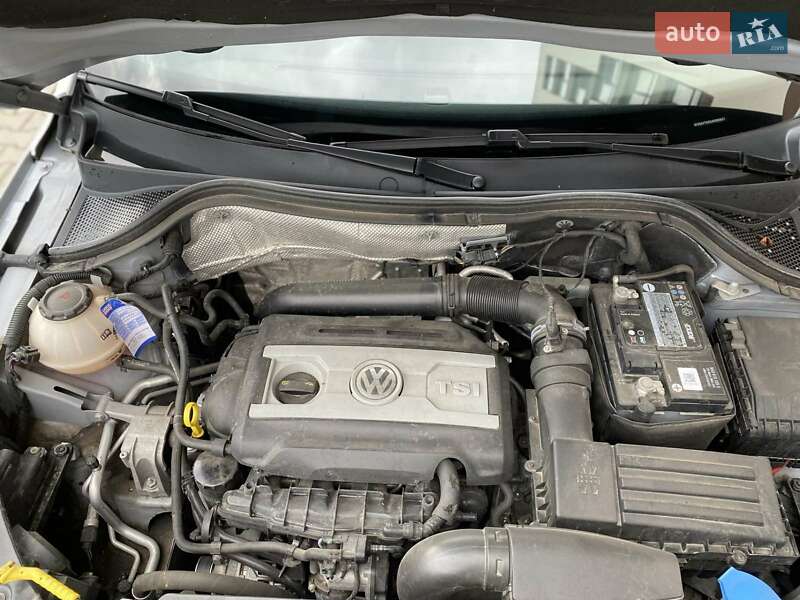 Внедорожник / Кроссовер Volkswagen Tiguan 2017 в Надворной