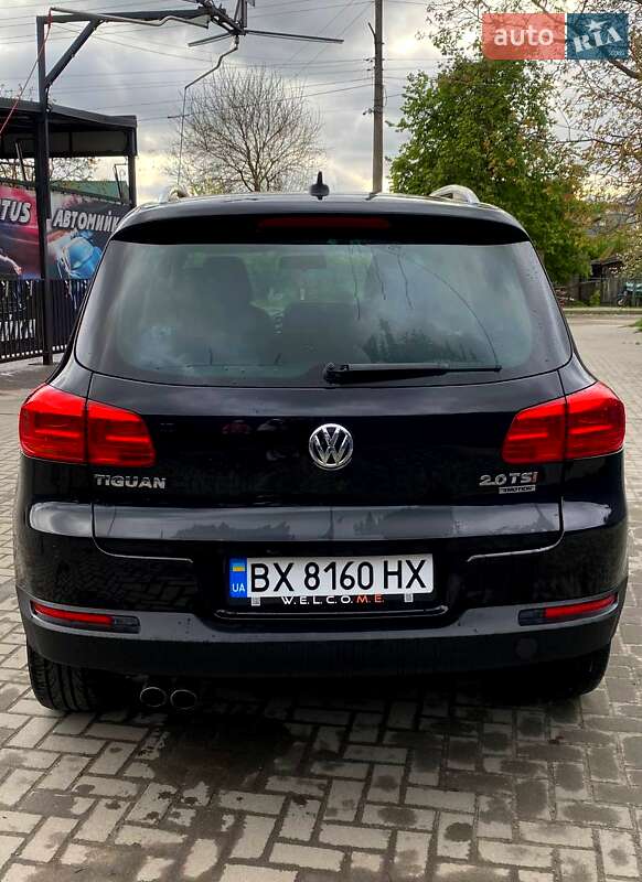 Внедорожник / Кроссовер Volkswagen Tiguan 2011 в Остроге