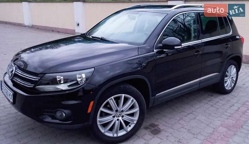 Внедорожник / Кроссовер Volkswagen Tiguan 2011 в Остроге
