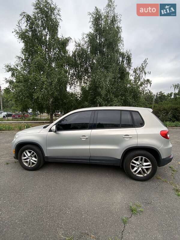 Внедорожник / Кроссовер Volkswagen Tiguan 2011 в Полтаве