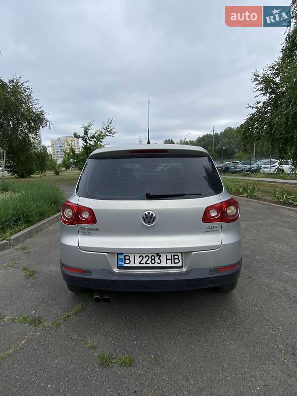 Внедорожник / Кроссовер Volkswagen Tiguan 2011 в Полтаве