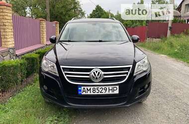 Позашляховик / Кросовер Volkswagen Tiguan 2010 в Звягелі