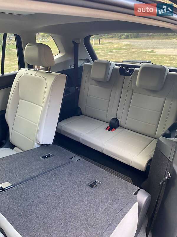 Внедорожник / Кроссовер Volkswagen Tiguan 2017 в Киеве