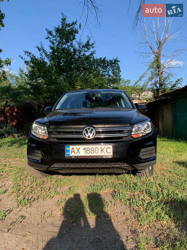 Внедорожник / Кроссовер Volkswagen Tiguan 2011 в Харькове
