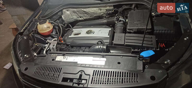 Внедорожник / Кроссовер Volkswagen Tiguan 2011 в Харькове