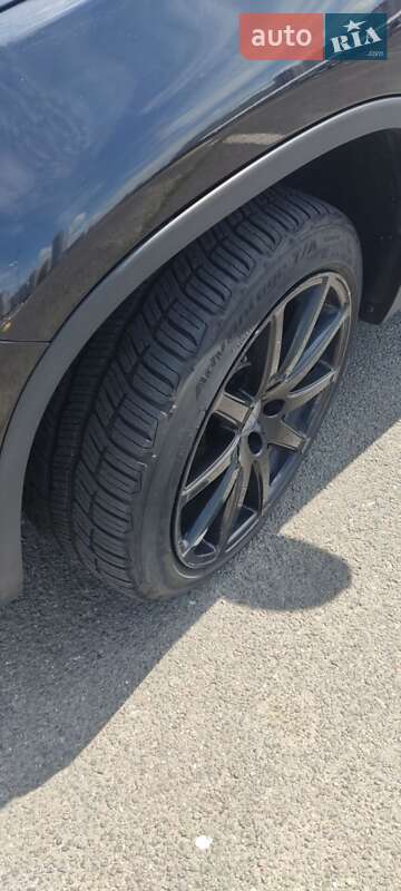 Позашляховик / Кросовер Volkswagen Tiguan 2017 в Києві