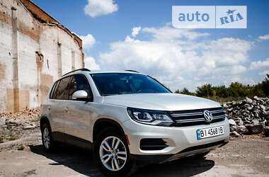 Позашляховик / Кросовер Volkswagen Tiguan 2015 в Карлівці