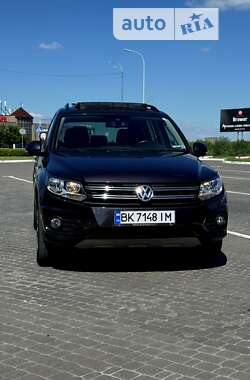 Позашляховик / Кросовер Volkswagen Tiguan 2015 в Рівному