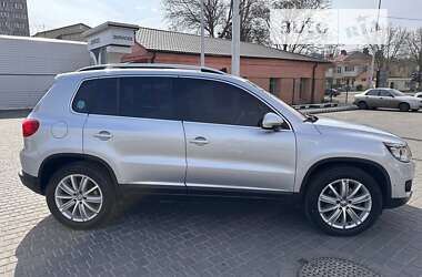 Внедорожник / Кроссовер Volkswagen Tiguan 2014 в Могилев-Подольске