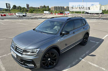 Внедорожник / Кроссовер Volkswagen Tiguan 2019 в Киеве