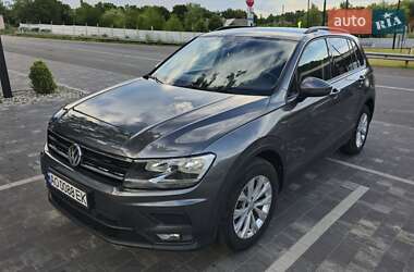 Внедорожник / Кроссовер Volkswagen Tiguan 2018 в 