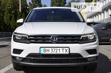 Внедорожник / Кроссовер Volkswagen Tiguan 2020 в Одессе