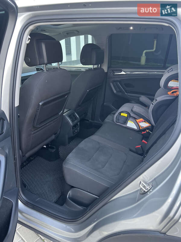 Внедорожник / Кроссовер Volkswagen Tiguan 2017 в Львове