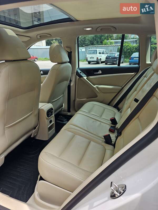 Внедорожник / Кроссовер Volkswagen Tiguan 2011 в Львове