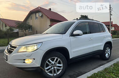 Позашляховик / Кросовер Volkswagen Tiguan 2010 в Сколе