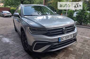 Позашляховик / Кросовер Volkswagen Tiguan 2022 в Львові