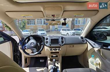 Внедорожник / Кроссовер Volkswagen Tiguan 2015 в Черновцах