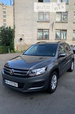 Позашляховик / Кросовер Volkswagen Tiguan 2015 в Києві