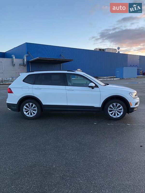 Внедорожник / Кроссовер Volkswagen Tiguan 2020 в Киеве