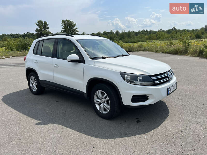Позашляховик / Кросовер Volkswagen Tiguan 2015 в Ізяславі