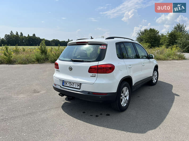 Позашляховик / Кросовер Volkswagen Tiguan 2015 в Ізяславі