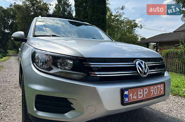 Внедорожник / Кроссовер Volkswagen Tiguan 2016 в 