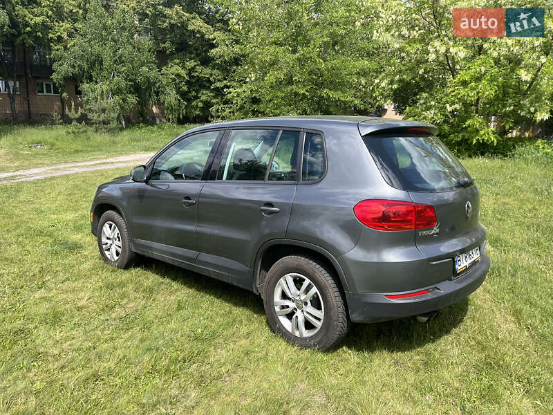 Внедорожник / Кроссовер Volkswagen Tiguan 2014 в Полтаве