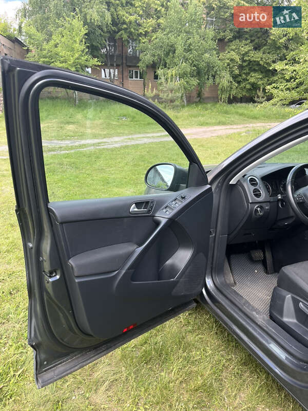 Внедорожник / Кроссовер Volkswagen Tiguan 2014 в Полтаве