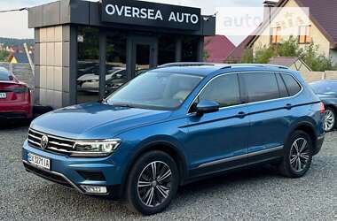 Внедорожник / Кроссовер Volkswagen Tiguan 2017 в Хмельницком