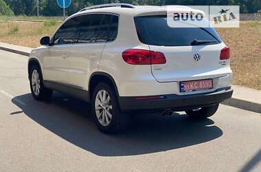 Позашляховик / Кросовер Volkswagen Tiguan 2013 в 