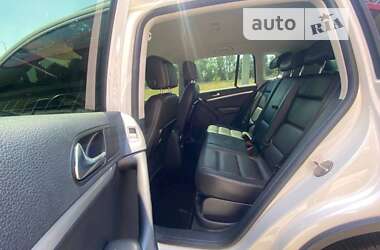 Позашляховик / Кросовер Volkswagen Tiguan 2013 в 