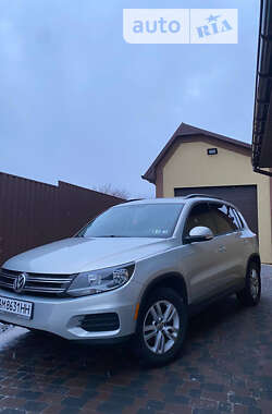 Внедорожник / Кроссовер Volkswagen Tiguan 2015 в Бердичеве