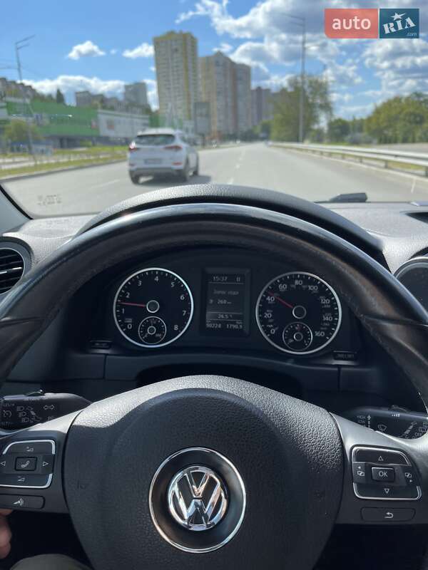 Внедорожник / Кроссовер Volkswagen Tiguan 2015 в Киеве