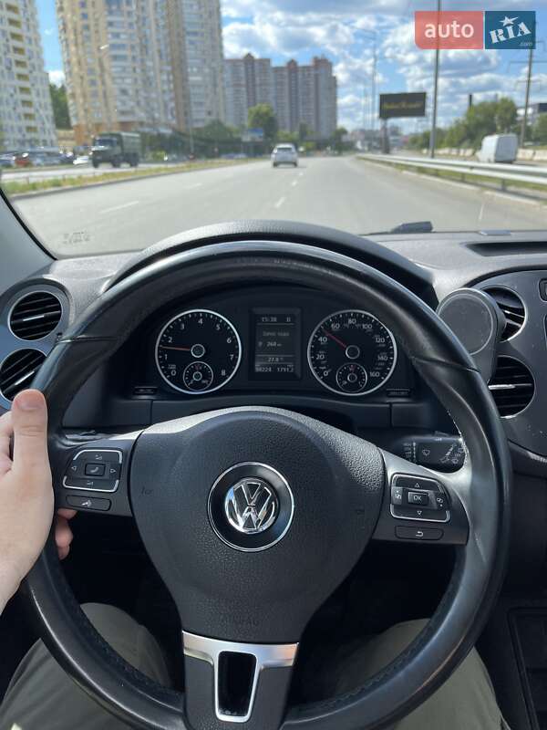 Внедорожник / Кроссовер Volkswagen Tiguan 2015 в Киеве