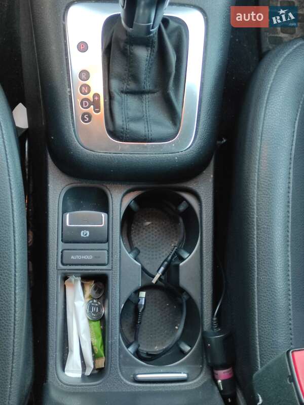 Внедорожник / Кроссовер Volkswagen Tiguan 2011 в Ужгороде