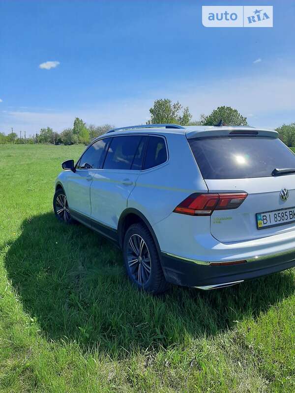 Внедорожник / Кроссовер Volkswagen Tiguan 2017 в Лохвице